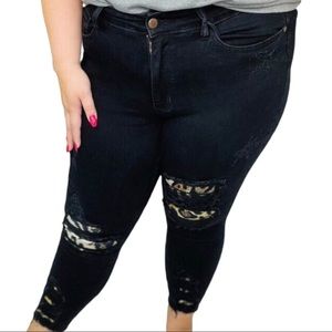 Judy Blue Jeans Black Leopard Mid Rise 22W NWT